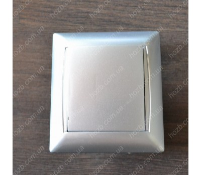 Выключатель одинарный  внутренний LUXEL PRIMERA  3502 Серебро